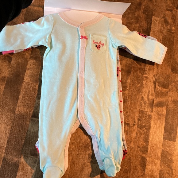 NEW Lady Bug 3 Pack Footed Baby Onesies 3 Months - Picture 10 of 11